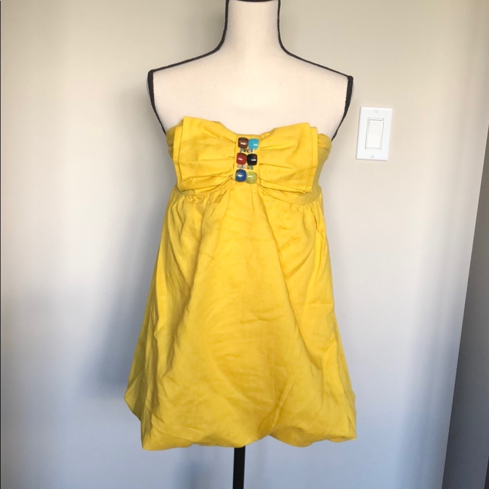 Strapless linen embellished yellow bow top
